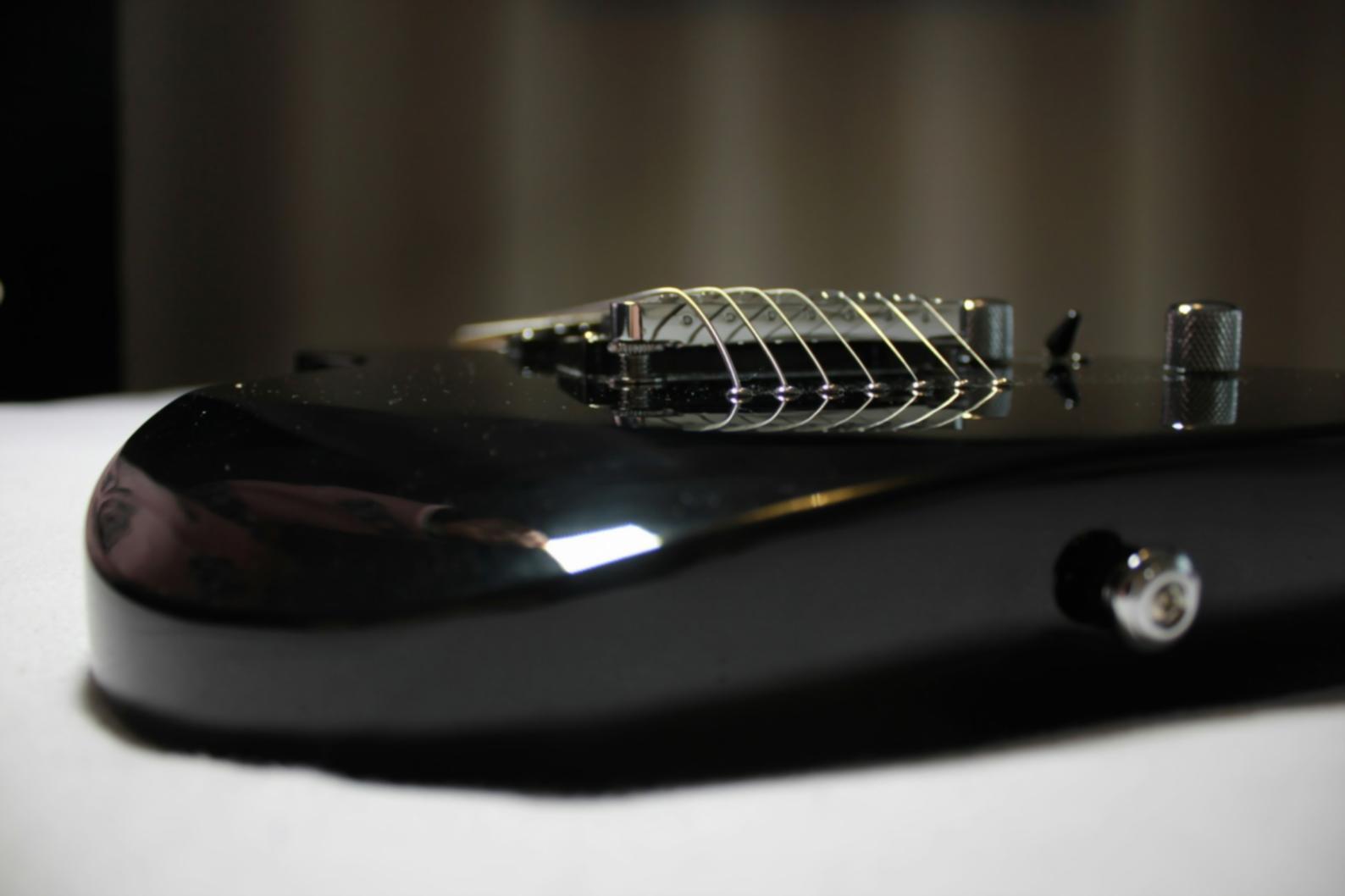 Modernes Musik-Studio mit professionellem Setup